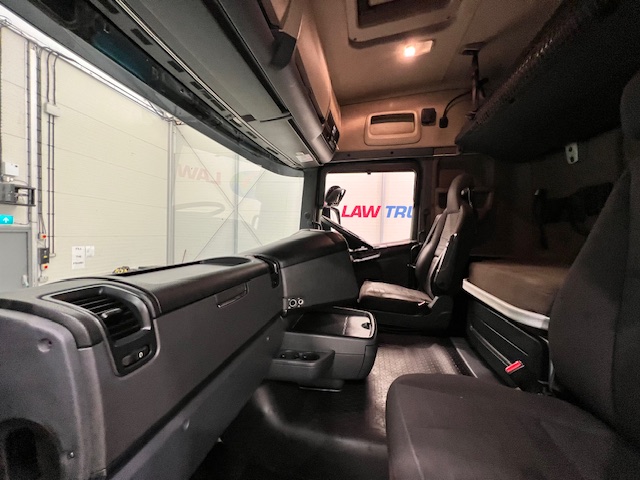 Scania R410 4×2 Sleeper Cab Tractor Unit