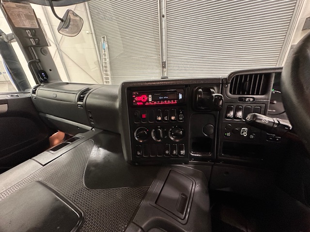 Scania P250 4×2 Sleeper Cab Fridge Box