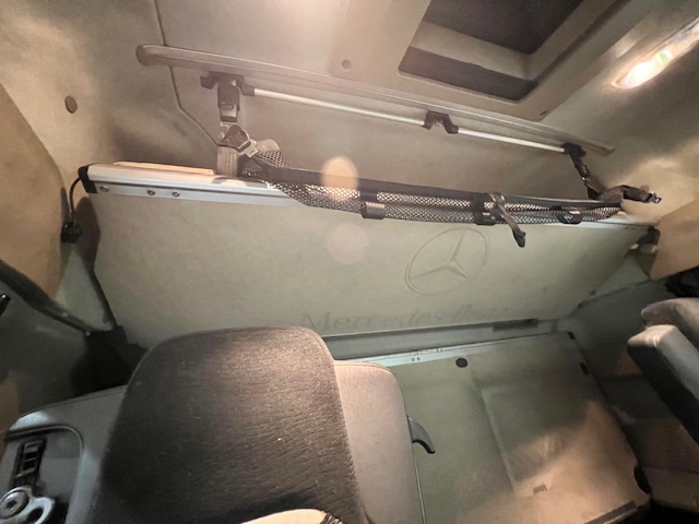 Mercedes Actros 1824 4×2 Sleeper Cab Fridge Box