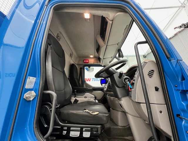 DAF LF 180 Day Cab Dropside with Tail Lift
