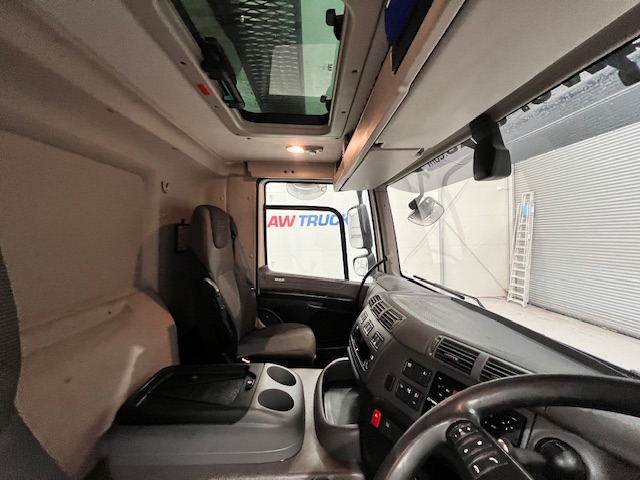 DAF CF 260 4×2 Day Cab Fridge Box