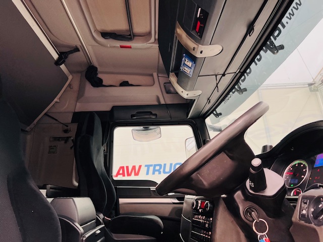 MAN TGS 26.340 6×2 Rear Steer Curtainsider
