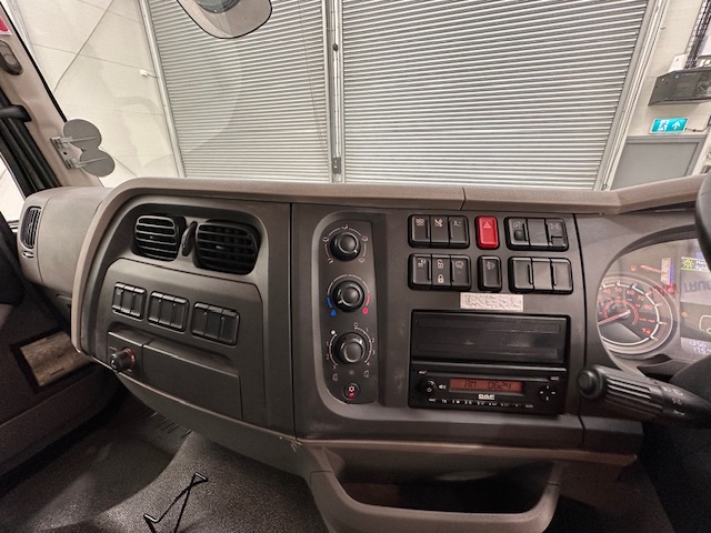 DAF LF 260 4×2 Urban Tractor Unit Trailer