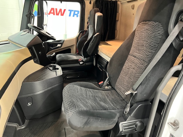 Mercedes Actros 2545 6×2 Midlift Tractor Unit