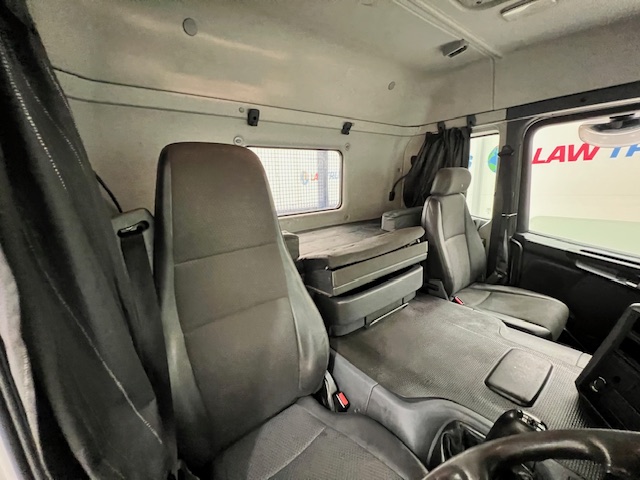 Scania P370 8×4 Sleeper Cab Skip Loader