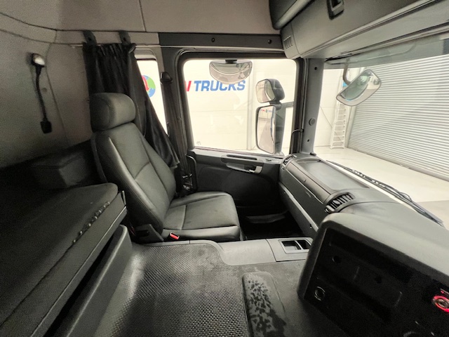 Scania P320 6×2 10 Tyre Sleeper Cab Dropside
