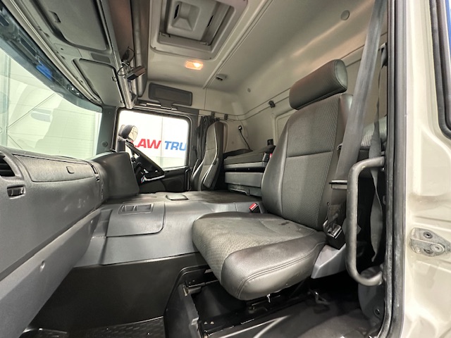 Scania P250 4×2 Sleeper Cab Fridge Box