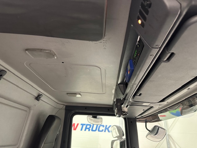 Scania P280 6×2 Rear Lift Day Cab Fridge Box Manual