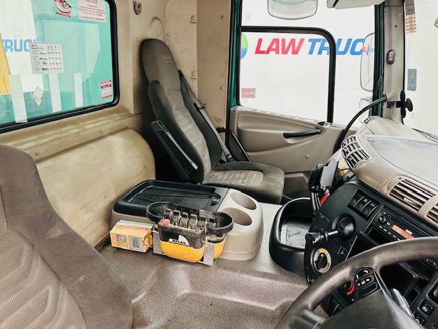 DAF CF75 310 Day Cab Dropside Brick Grab