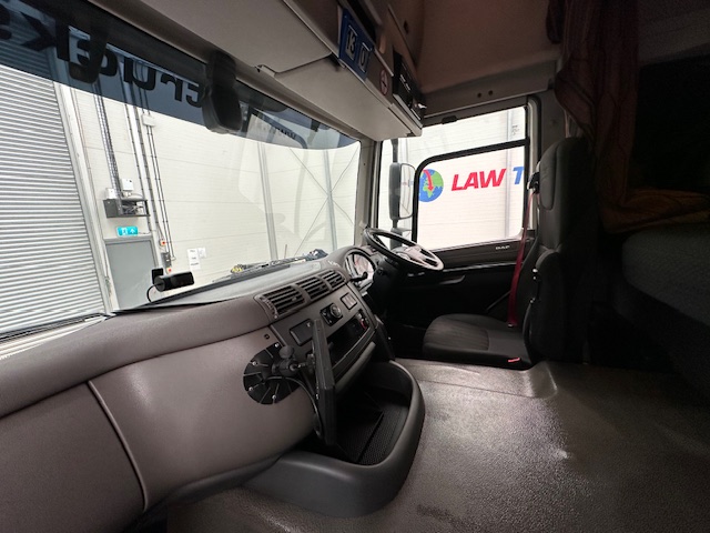 DAF CF 340 6×2 Sleeper Cab Rear Lift Dropside