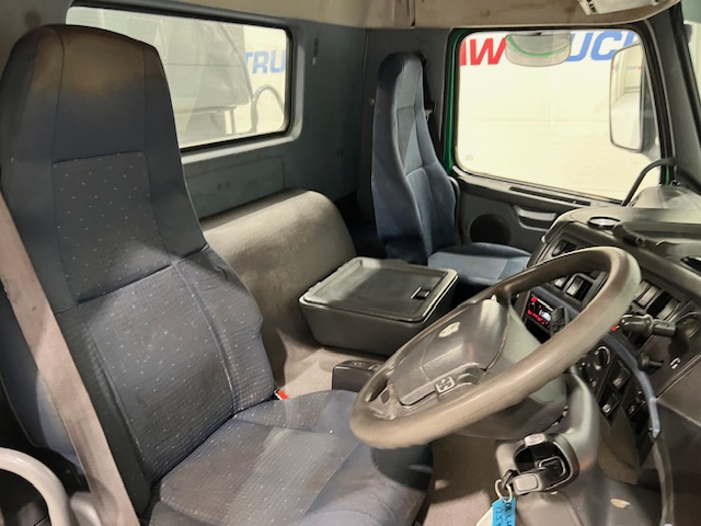 Volvo FM 400 8×4 Day Cab Tipper