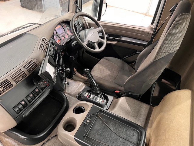 DAF CF85 410 8×4 Day Cab Hookloader Manual