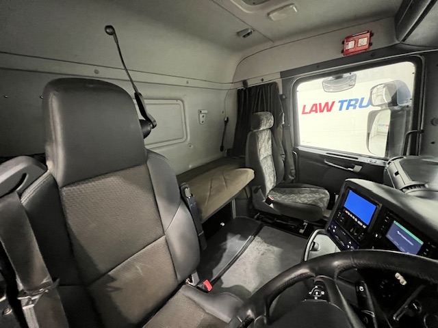 Scania R410 8×4 Sleeper Cab Bulk Tipper