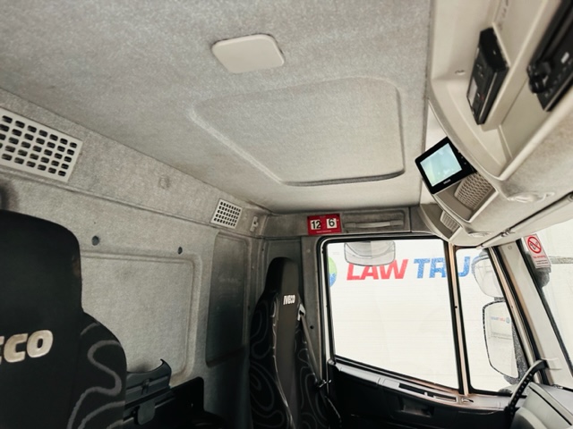 Iveco Stralis 310 AT 6×2 Box Van