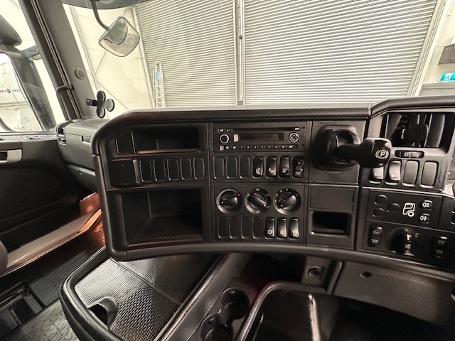 Scania R450 6×2 Midlift Highline Tractor Unit
