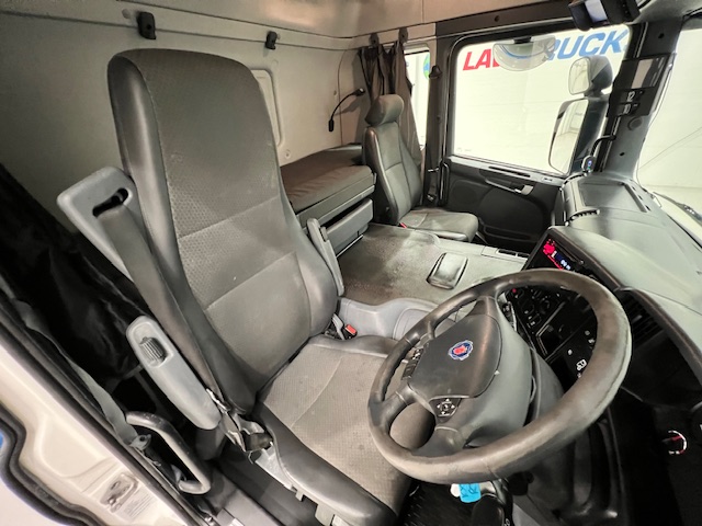 Scania P250 4×2 Sleeper Cab Fridge Box