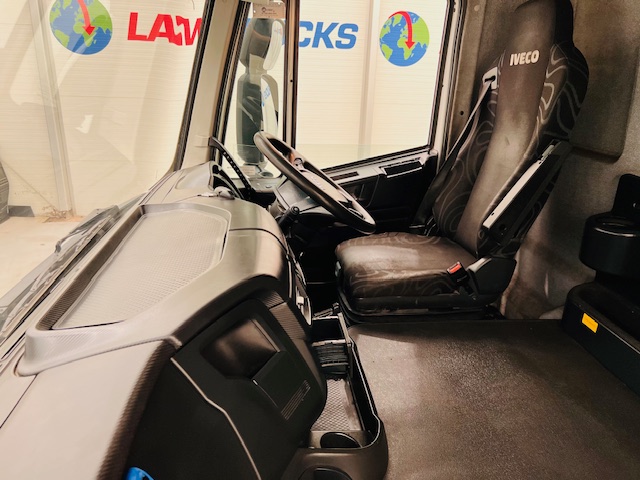Iveco Stralis 310 AT Euro 6 6×2 Box Van
