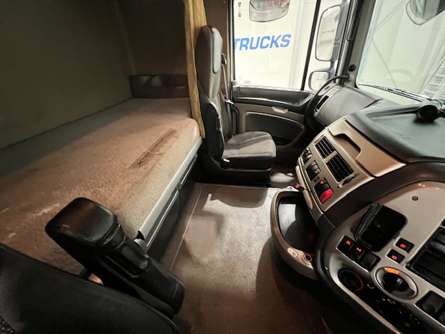 DAF XF105 460 6×2 Super Space Cab Tractor Unit