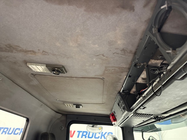 Scania 114 340 6×2 Rear Lift Day Cab Beavertail