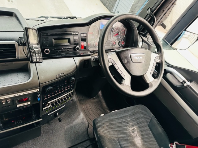 MAN TGS 26.360 6×2 Sleeper Cab Box Van