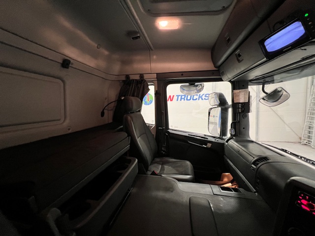 Scania P250 4×2 Sleeper Cab Fridge Box