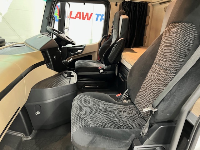 Mercedes Actros 2545 6×2 Midlift Tractor Unit