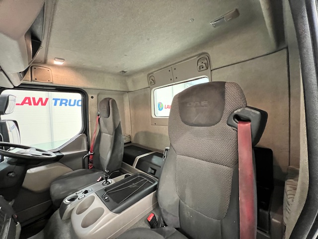 DAF LF 260 4×2 Rest Cab Tractor Unit