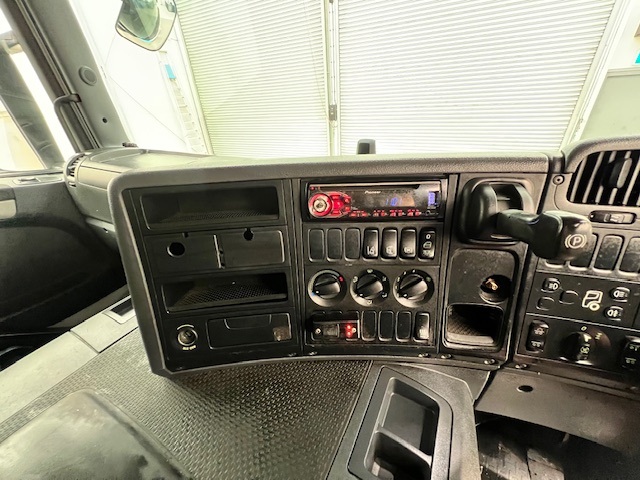 Scania P320 6×2 10 Tyre Sleeper Cab Dropside
