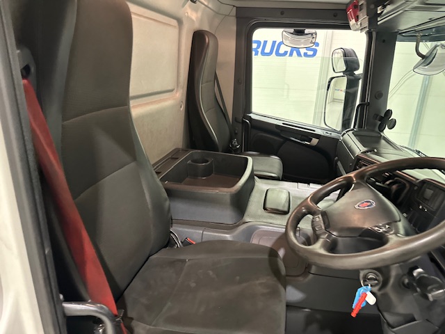 Scania P280 6×2 Rear Lift Day Cab Fridge Box