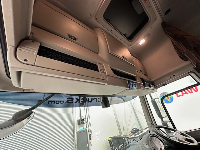 DAF CF 340 6×2 Sleeper Cab Rear Lift Dropside