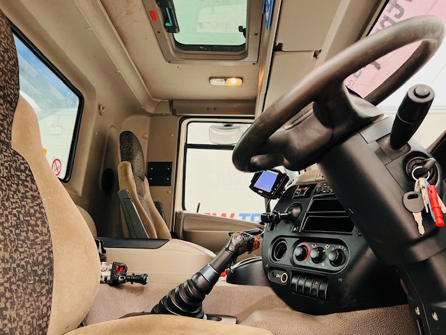DAF CF85 410 8×4 Day Cab Hookloader Manual