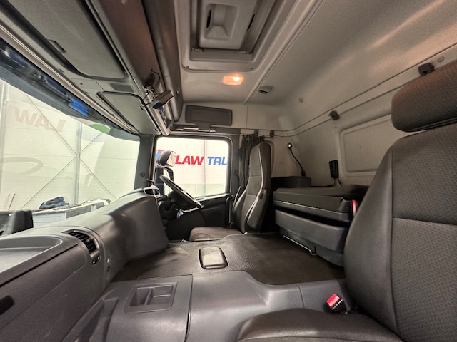 Scania P250 4×2 Sleeper Cab Fridge Box