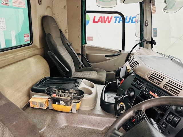 DAF CF75 310 Day Cab Dropside Brick Grab