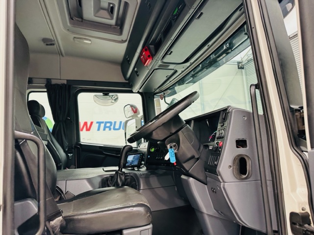Scania P250 4×2 Sleeper Cab Box Van Manual