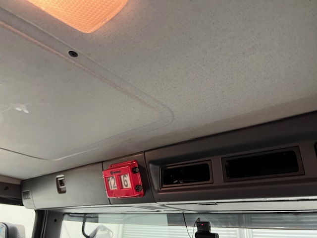 Scania P280 6×2 Rear Lift Dropside Brick Grab
