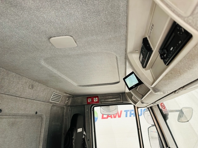Iveco Stralis 310 AT 6×2 Box Van