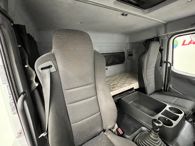 Mercedes Axor 2529 6×2 Rear Lift Sleeper Cab Fridge Box
