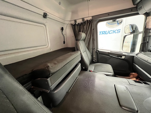 Scania P250 4×2 Sleeper Cab Fridge Box