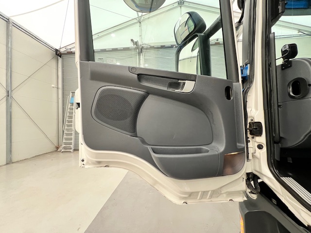 Scania P250 4×2 Sleeper Cab Fridge Box