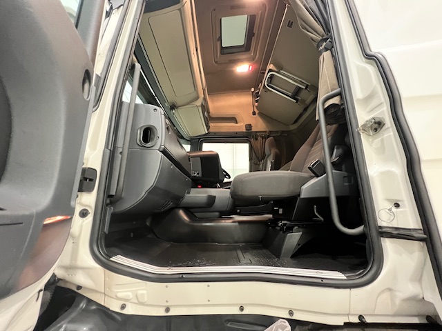 Scania R450 6×2 Midlift Topline Tractor Unit