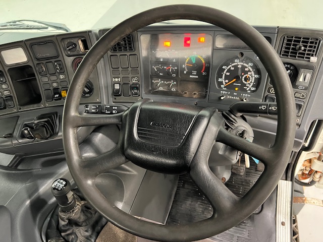 Scania 114 340 6×2 Sleeper Cab Beavertail