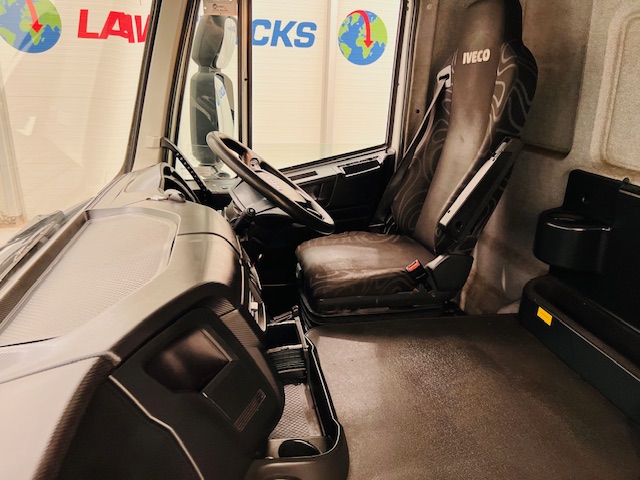 Iveco Stralis 310 AT Euro 6 6×2 Box Van