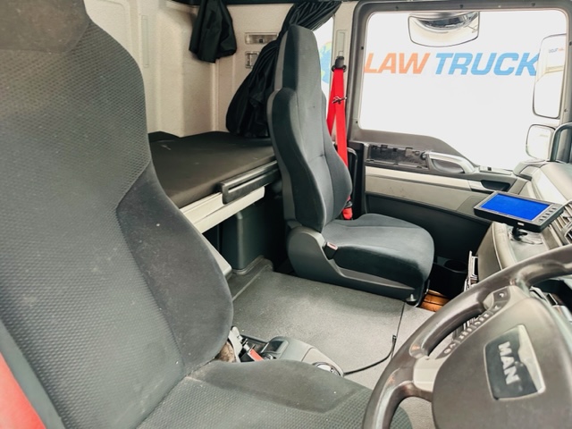 MAN TGM 18.250 Sleeper Cab Curtainsider
