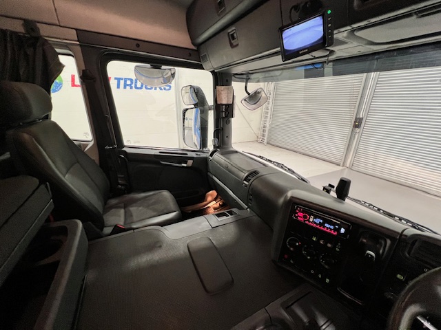 Scania P250 4×2 Sleeper Cab Fridge Box