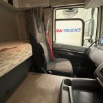 DAF CF 330 6×2 Rear Lift Sleeper Cab Curtainsider - thumbnail
