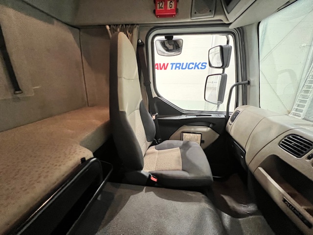 Renault Midlum 190 Sleeper Cab Box Van