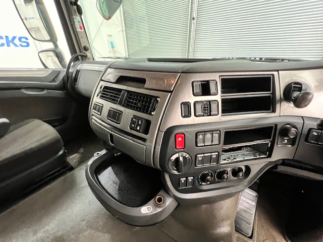 DAF XF 460 6×2 Midlift Tractor Unit