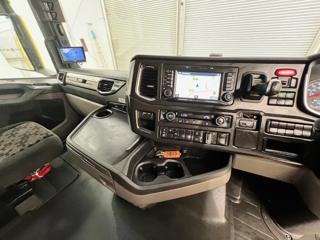 Scania S450 6×2 Midlift Highline Tractor Unit