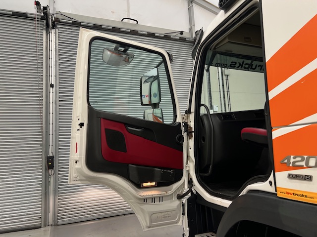 Volvo FMX 420 8×4 Day Cab Steel Tipper