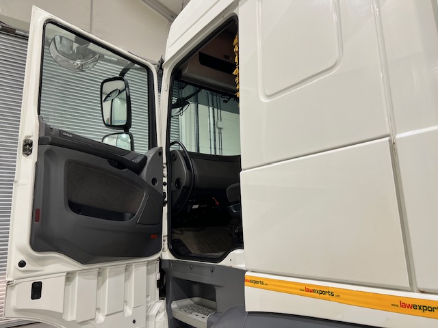 DAF XF 460 6×2 Space Cab Tractor Unit